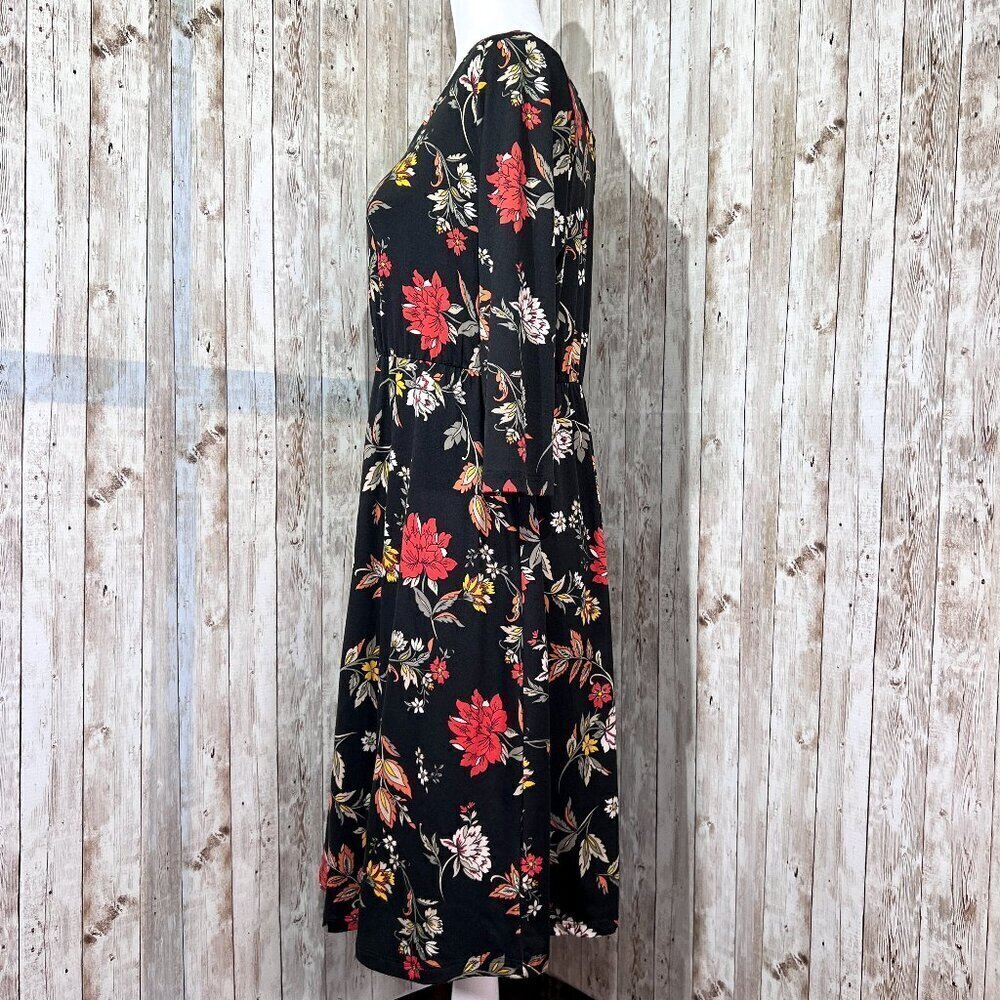 Women's French Grey Maternity Dress | Medium | Black | Floral | Stretch - Picture 2 of 13